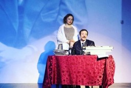 Первое место у театра &laquo;Отражение&raquo;