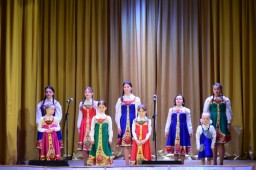 Праздничный концерт "Весна без конца и без края"