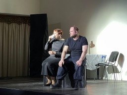 Спектакль &laquo;Любовь без парашюта&raquo;