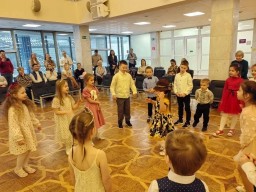 Весенний праздник для детей